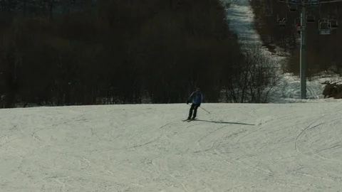 Skier coming down a hill. 動画素材 73291754