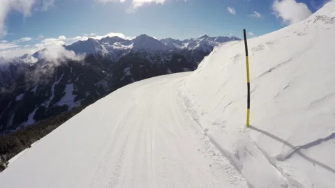 Skier point of view Stockbeeldmateriaal 104398555