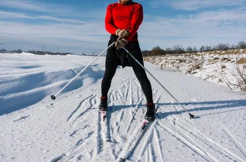 Skier in red without a face, Foto stock
