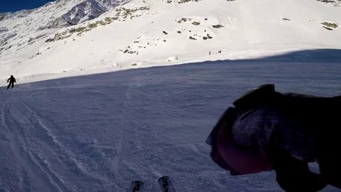 Skier skiing on the track Vídeos de archivo 83535788