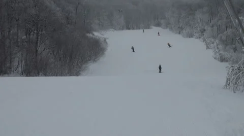 Skiers going downhill Video stock 1052660