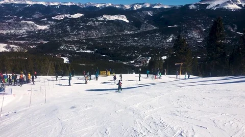 Skiers on Mountain Stockbeeldmateriaal 84711205