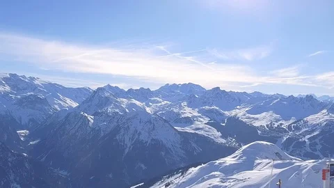 Skiers setting off Gde Rochette pull out post-process Stock Footage 128933248