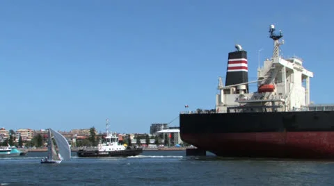 Skiff overtaking ship.mov Video stock 25103036