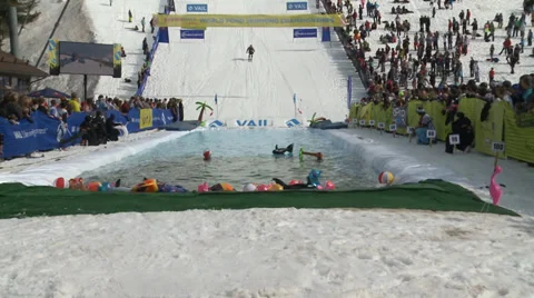 Skiing across pond Stockbeeldmateriaal 38612502