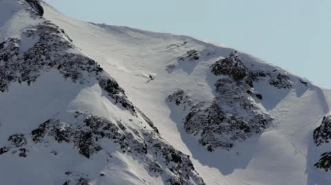 Skiing in the big mountains. Vídeo Stock 10894315