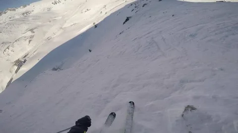 Skiing Down a Beautiful Valley in NZ 스톡 동영상 67411618