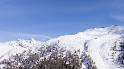 Skiing resort in panning time lapse Stock Footage 125960718