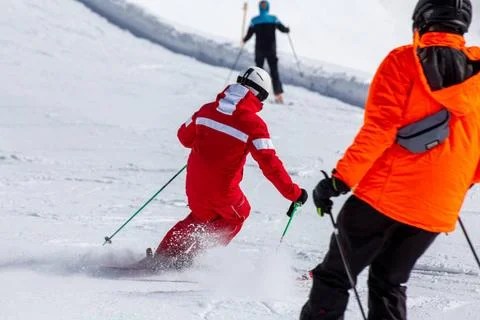  Skilehrer in Österreich gibt einen Skikurs für Erwachsene *** Ski instruc. Stock Photos