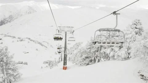 Skilift climbing the mountains Video stock 46861551