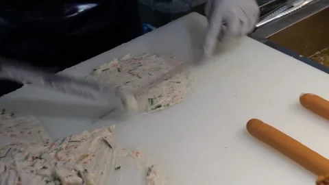 Skilled Chef Preparing Traditional Korean Handmade Fish Cake (Eomuk) at a Street Видео 337374479