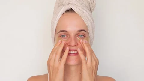 Skin moisturizer. Glowing complexion. Spa skincare. Attractive smiling woma.. Vídeos de archivo 251897739