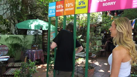 Skinny Discount Restaurant 스톡 동영상 307491953