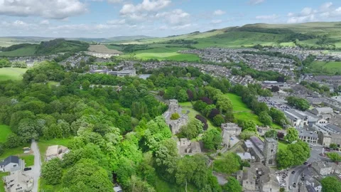 Skipton Castle from a drone, North Yorkshire, England Stockbeeldmateriaal 277776594