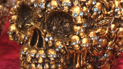 Skull with stone Video stock 105943365