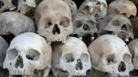 Skulls and bones in Killing field, cambodia, camera panning 스톡 동영상 12171758