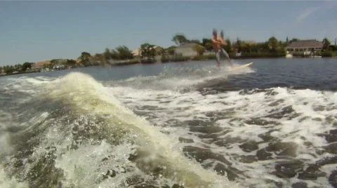 Skurfing Video stock 821155