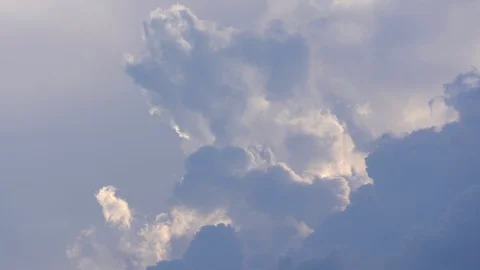 Sky and cloud motion on sunshine and rays of sunset backgroun, golden light sky Vídeos de archivo 129919739
