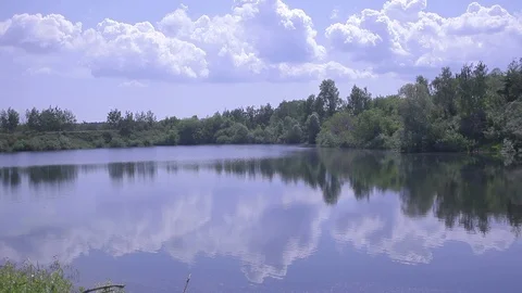 Sky and lake Stockbeeldmateriaal 101376551