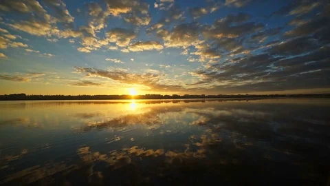 Sky background and water reflection 스톡 동영상 70402749