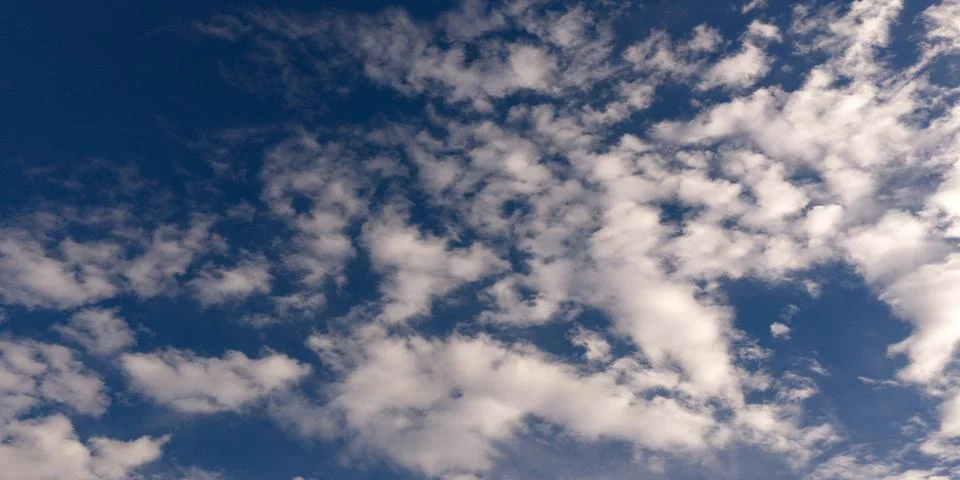 Sky background cloud texture. Soft white sky blue pattern. Bright sky wallpap Foto stock