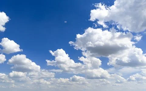Sky background with copy clouds. Blue sky carries cumulus clouds. Bright sk.. Foto stock