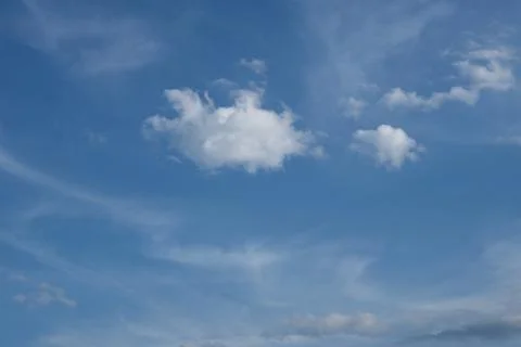 Sky clouds background, daytime blue sky with a beautiful pattern of clouds Foto stock