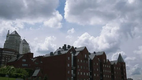 The sky with clouds in city Видео 71277001