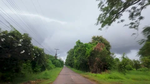 The sky is cloudy and it is going to rain. 動画素材 289679341