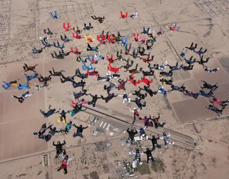 Sky diving large group formation Foto stock