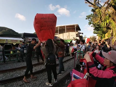 Sky Lantern Release at Shifen, Taiwan (3rd Jan 2020) 库存影片 344041736