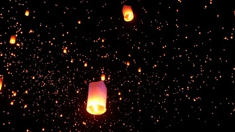 Sky Lanterns Fly Into The Night Sky 動画素材 127703542