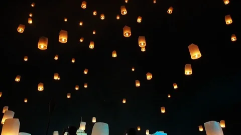 Sky lanterns, flying lanterns, floating lanterns Loy Krathong Festival Stock Footage 118767435