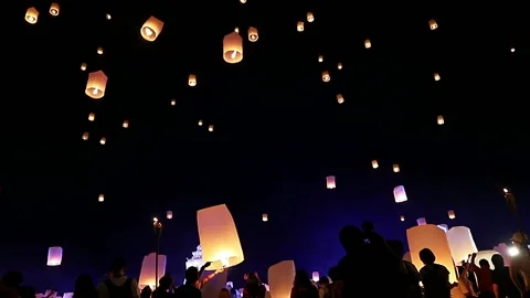 Sky lanterns, flying lanterns, floating lanterns in Loy Krathong Festival. Stock Footage 140896922