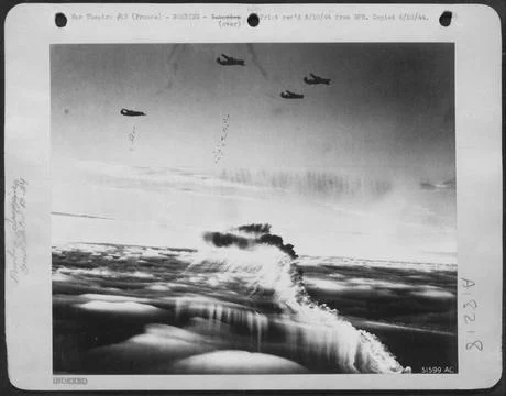 Sky markers (irregular smoke patterns, background)- help bombardiers accom... Foto stock