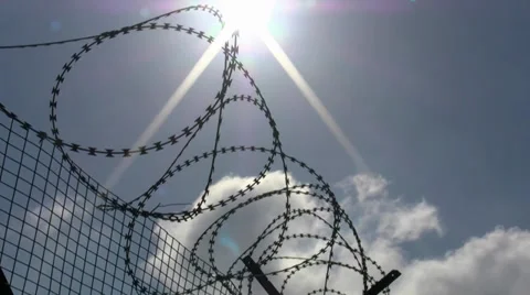 Sky razor wire Видео 36807878