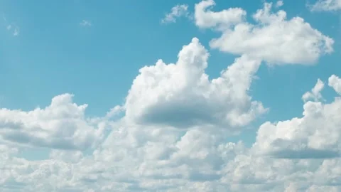 Sky timelapse, fluffy cloud on summer sky, cloudy time lapse in sunlight Stock Footage 207374642