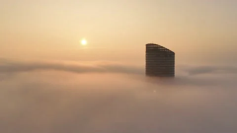 Sky Tower, Wroclaw, Poland during morning foggy sunrise 库存影片 238089730