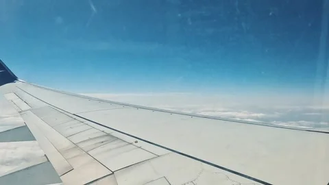 Sky View From The Wing Of An Airplane 스톡 동영상 339971727