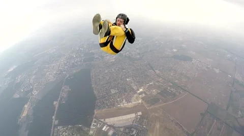 Skydiver in accelerated free fall course Video stock 59568791
