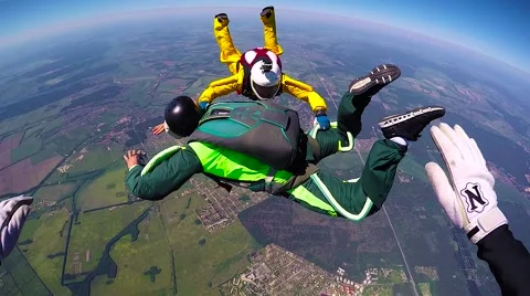 Skydiver in free fall Video stock 69066326