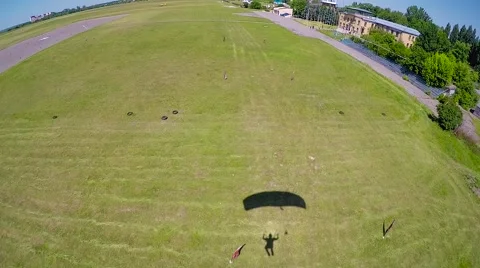 Skydiver in free fall Video stock 69066955