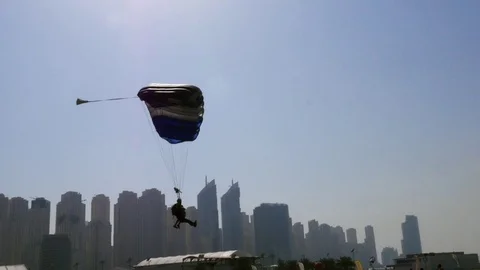 Skydiver Landing 2 스톡 동영상 71593035