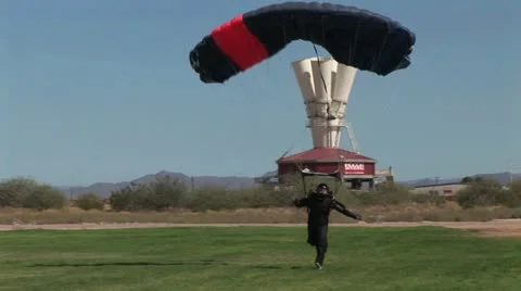 Skydiver Right After Landing Stockbeeldmateriaal 19158343