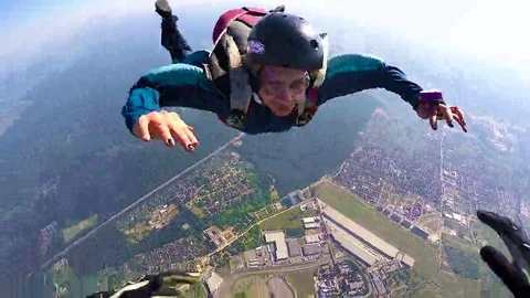 Skydiver spinning in free fall, editorial Stock-Footage 69125033