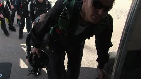 Skydivers Boarding A Plane 2 스톡 동영상 18989319