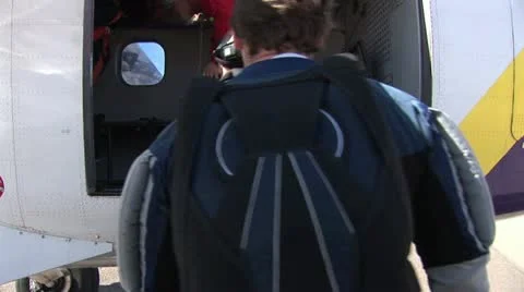 Skydivers Boarding A Plane 5 動画素材 18989874