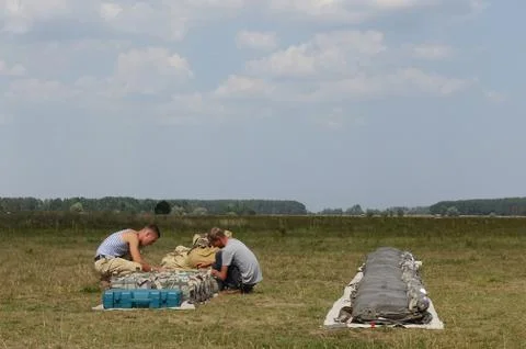 Skydivers stack parachutes Stock Photos