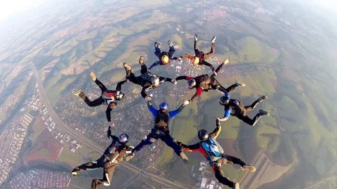 Skydivers at the sunset Vidéo 81496316
