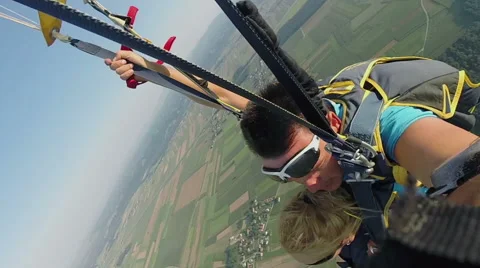 Skydiving on a beautiful summer day Vidéo 55340007